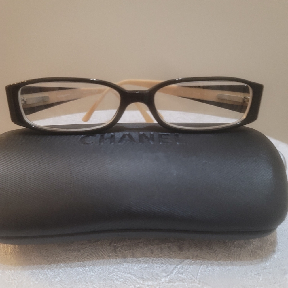 Chanel eyeglasses - Picture 2 of 5